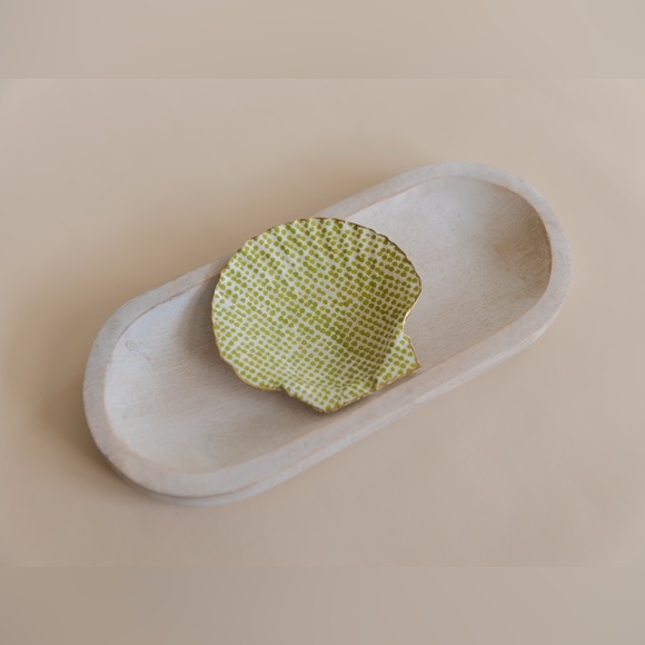 Handmade shell ring dish - Picture 2 of 3